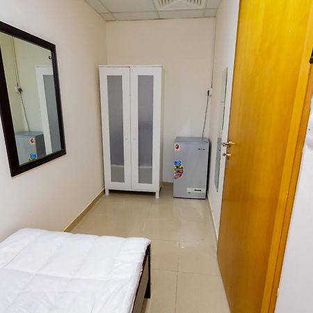 Small Budget Rooms For 'Girls' Only In Dubai, Marina Εξωτερικό φωτογραφία