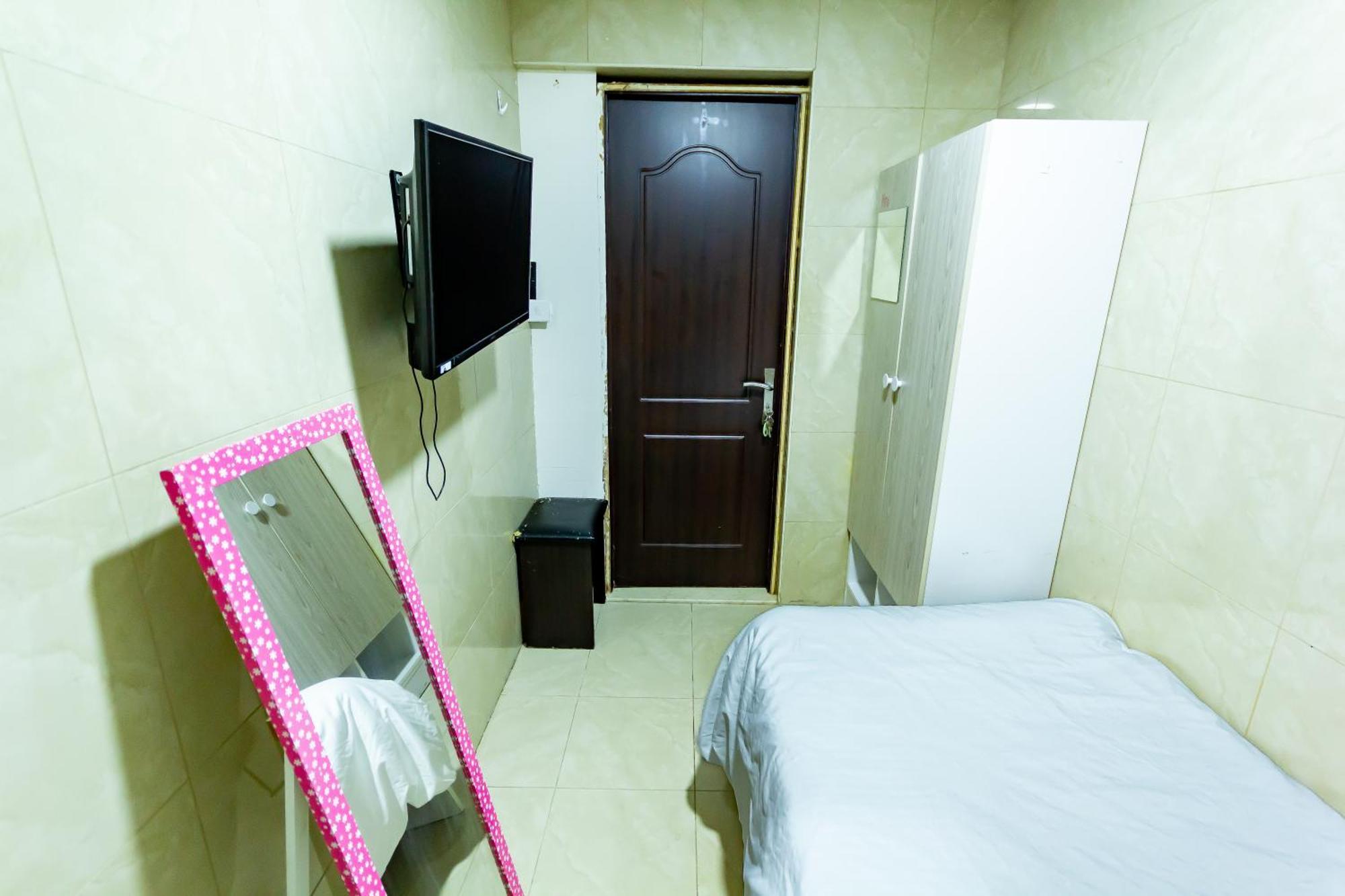 Small Budget Rooms For 'Girls' Only In Dubai, Marina Εξωτερικό φωτογραφία