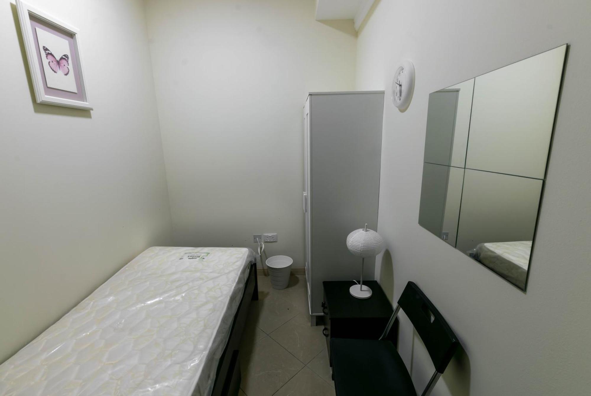 Small Budget Rooms For 'Girls' Only In Dubai, Marina Εξωτερικό φωτογραφία