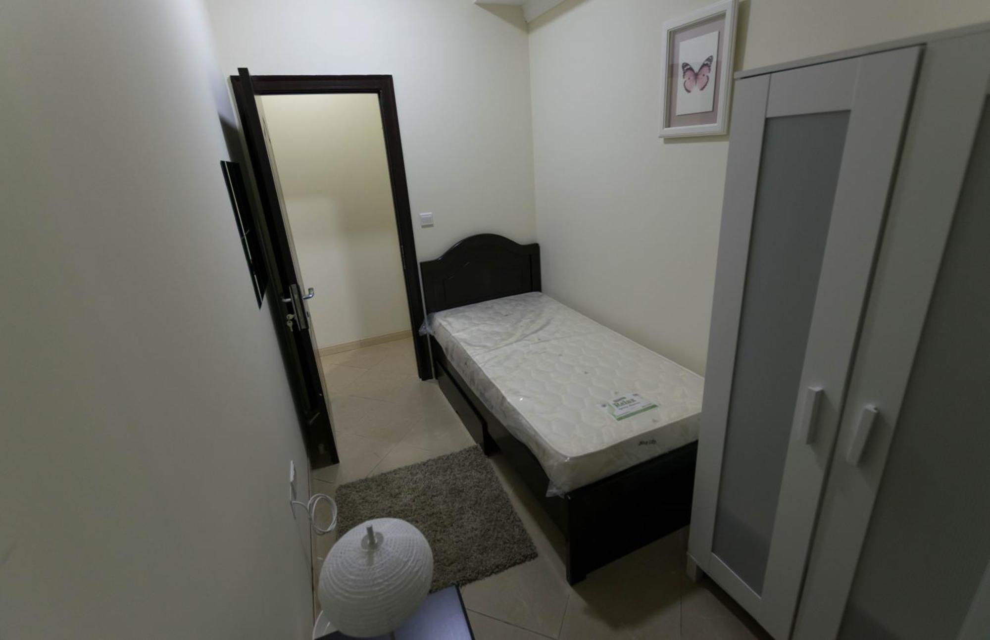 Small Budget Rooms For 'Girls' Only In Dubai, Marina Εξωτερικό φωτογραφία