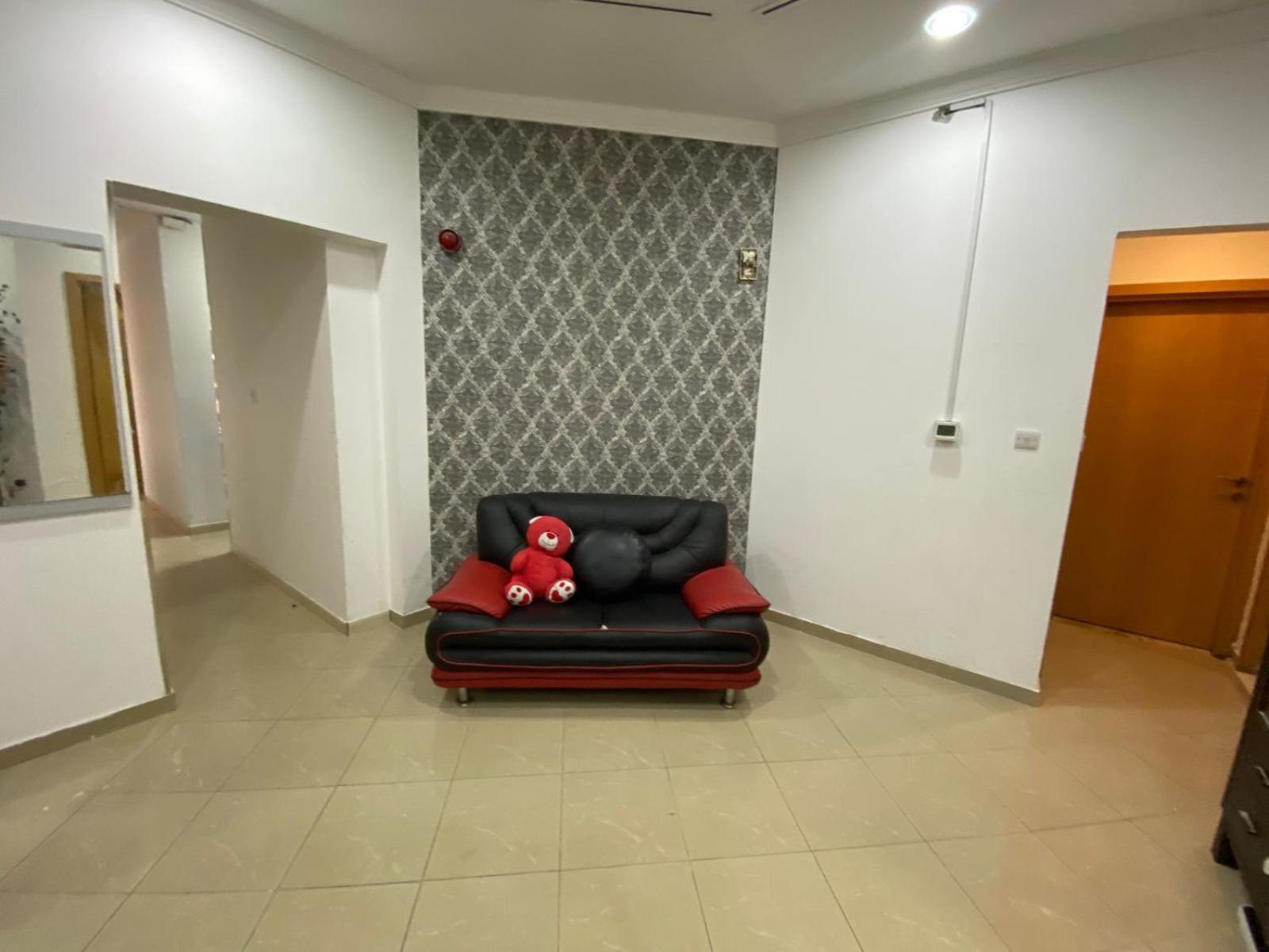 Small Budget Rooms For 'Girls' Only In Dubai, Marina Εξωτερικό φωτογραφία