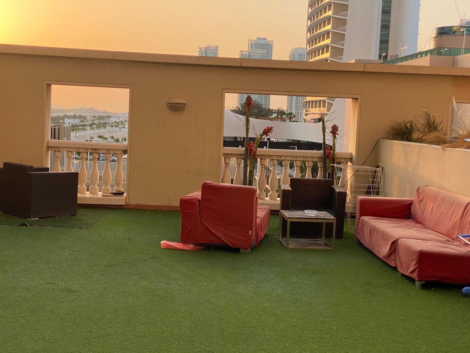 Small Budget Rooms For 'Girls' Only In Dubai, Marina Εξωτερικό φωτογραφία