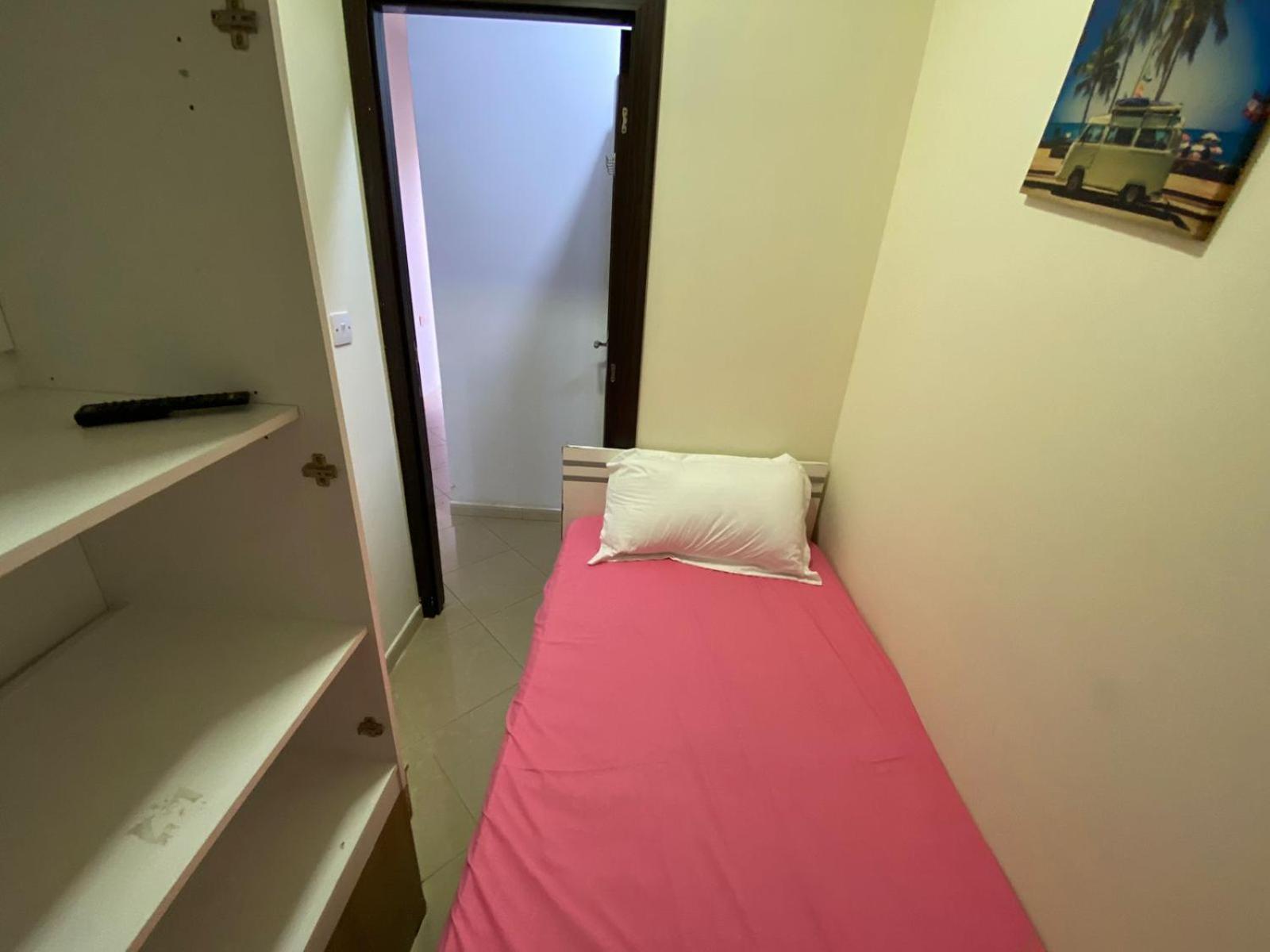 Small Budget Rooms For 'Girls' Only In Dubai, Marina Εξωτερικό φωτογραφία