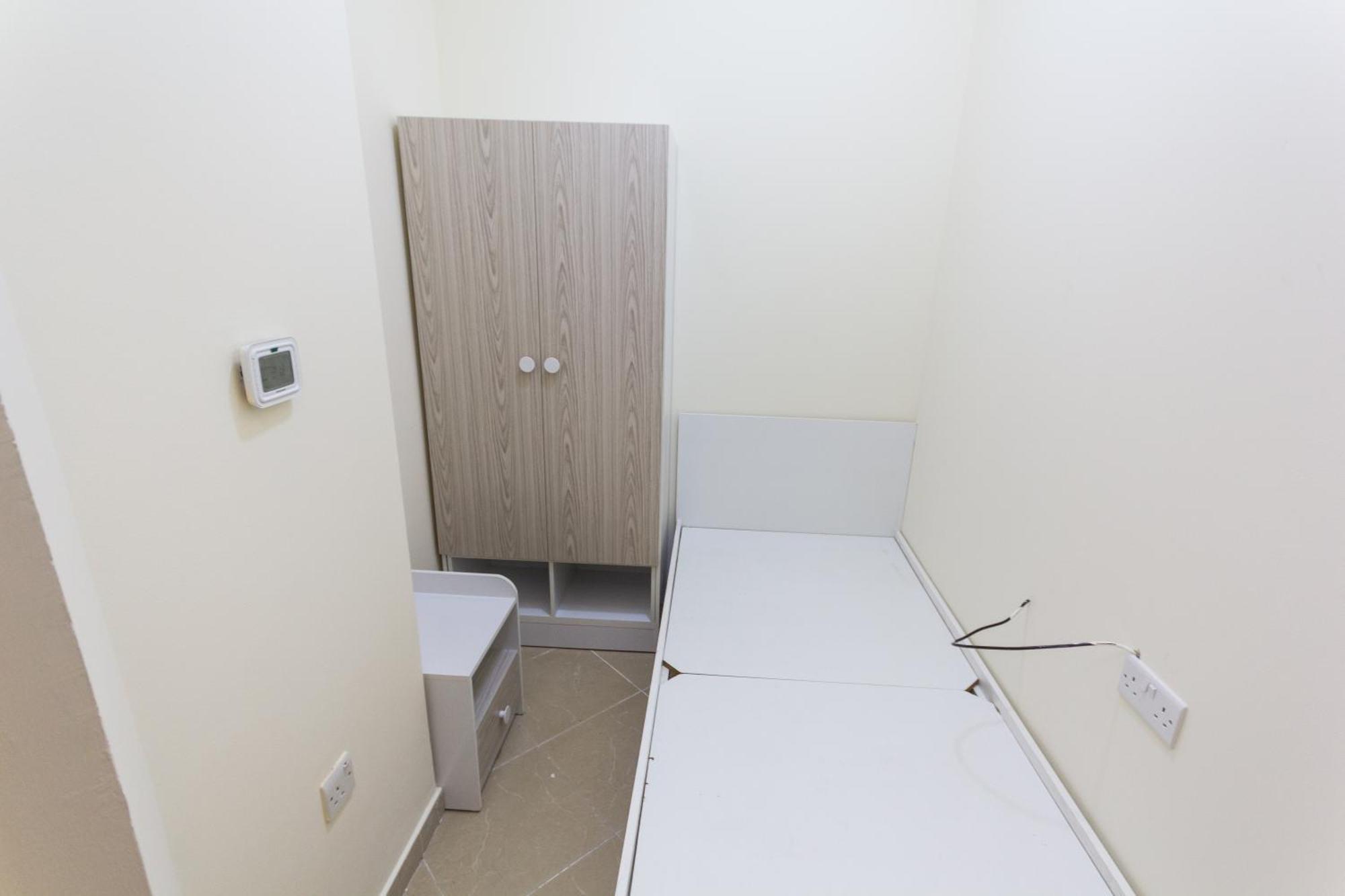 Small Budget Rooms For 'Girls' Only In Dubai, Marina Εξωτερικό φωτογραφία